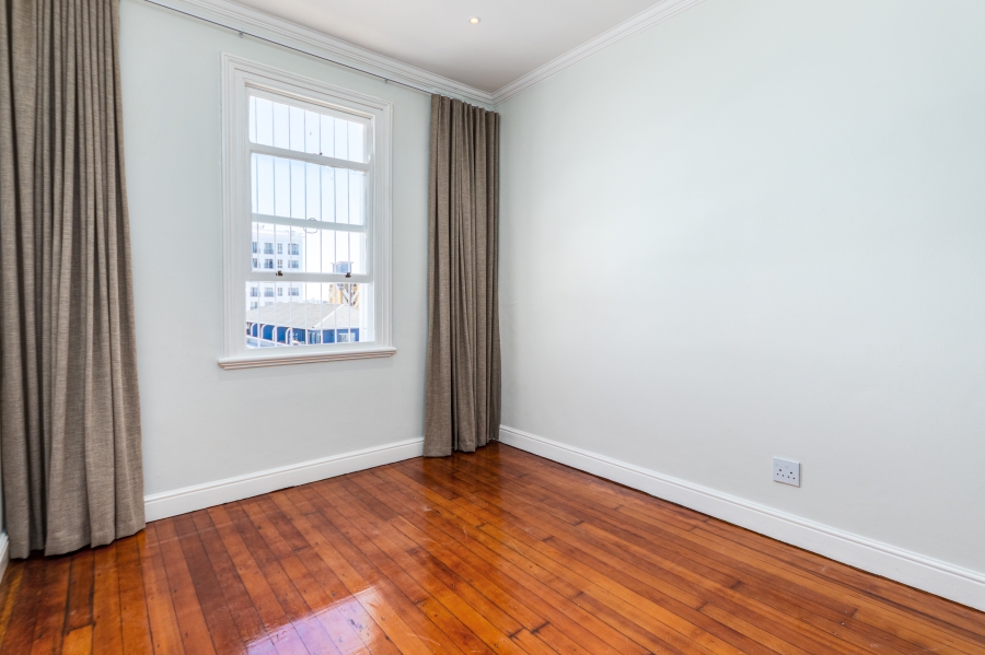 To Let 3 Bedroom Property for Rent in Green Point Western Cape